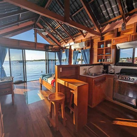 Barrbra Bnb Over The Sea Bocas del Toro Exterior photo