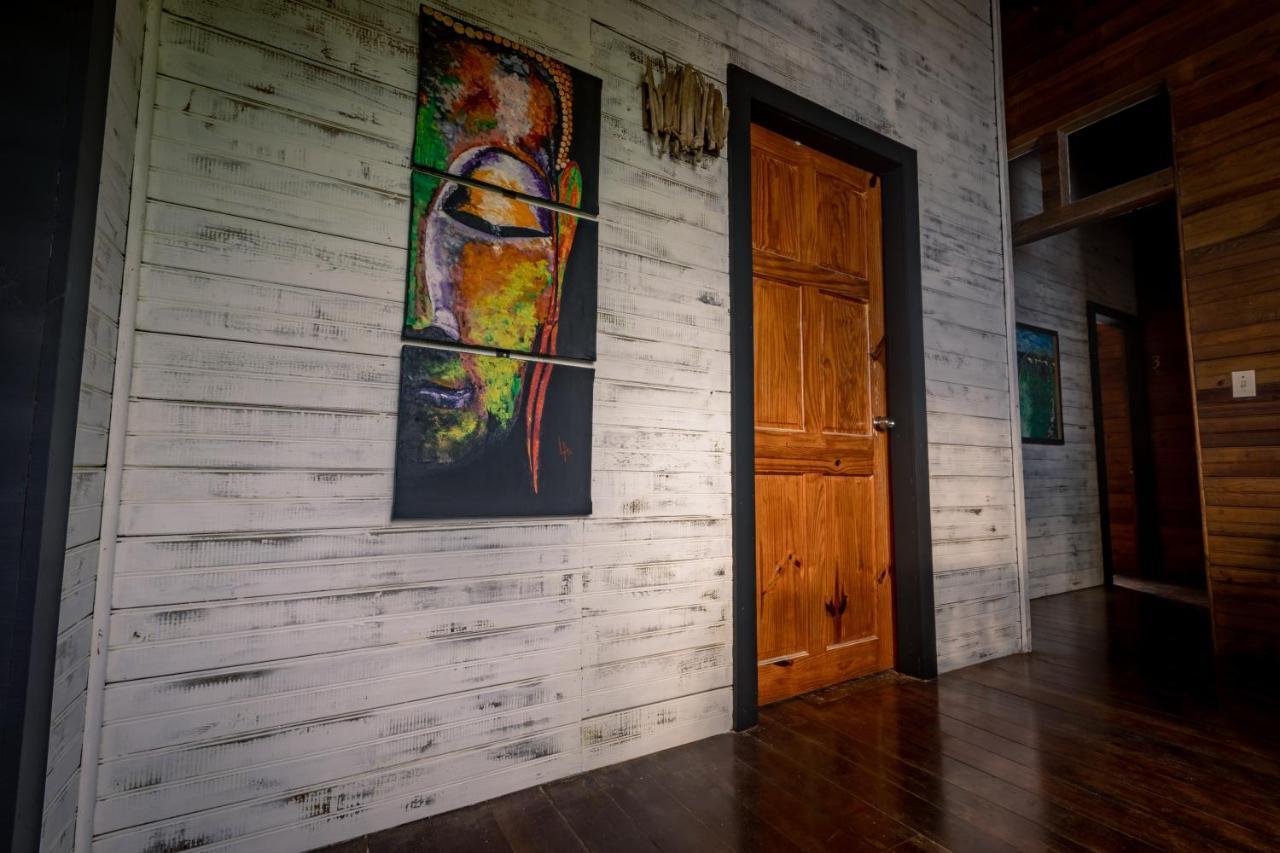 Barrbra Bnb Over The Sea Bocas del Toro Exterior photo