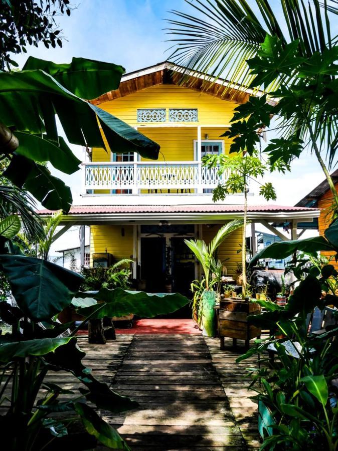 Barrbra Bnb Over The Sea Bocas del Toro Exterior photo