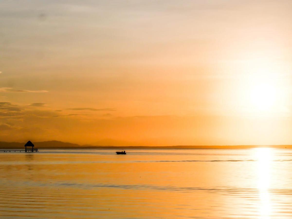 Barrbra Bnb Over The Sea Bocas del Toro Exterior photo