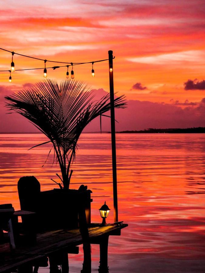 Barrbra Bnb Over The Sea Bocas del Toro Exterior photo