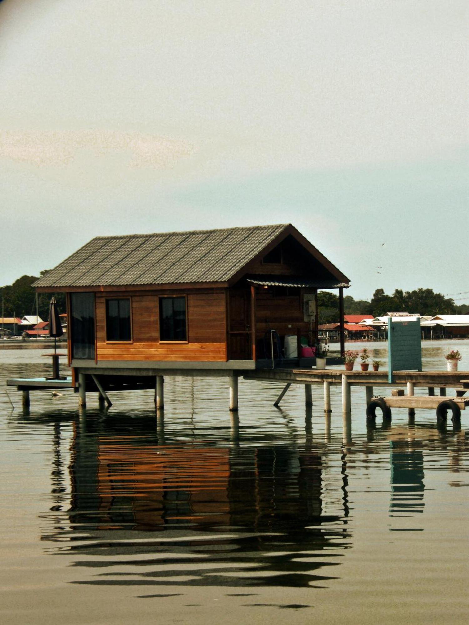 Barrbra Bnb Over The Sea Bocas del Toro Exterior photo