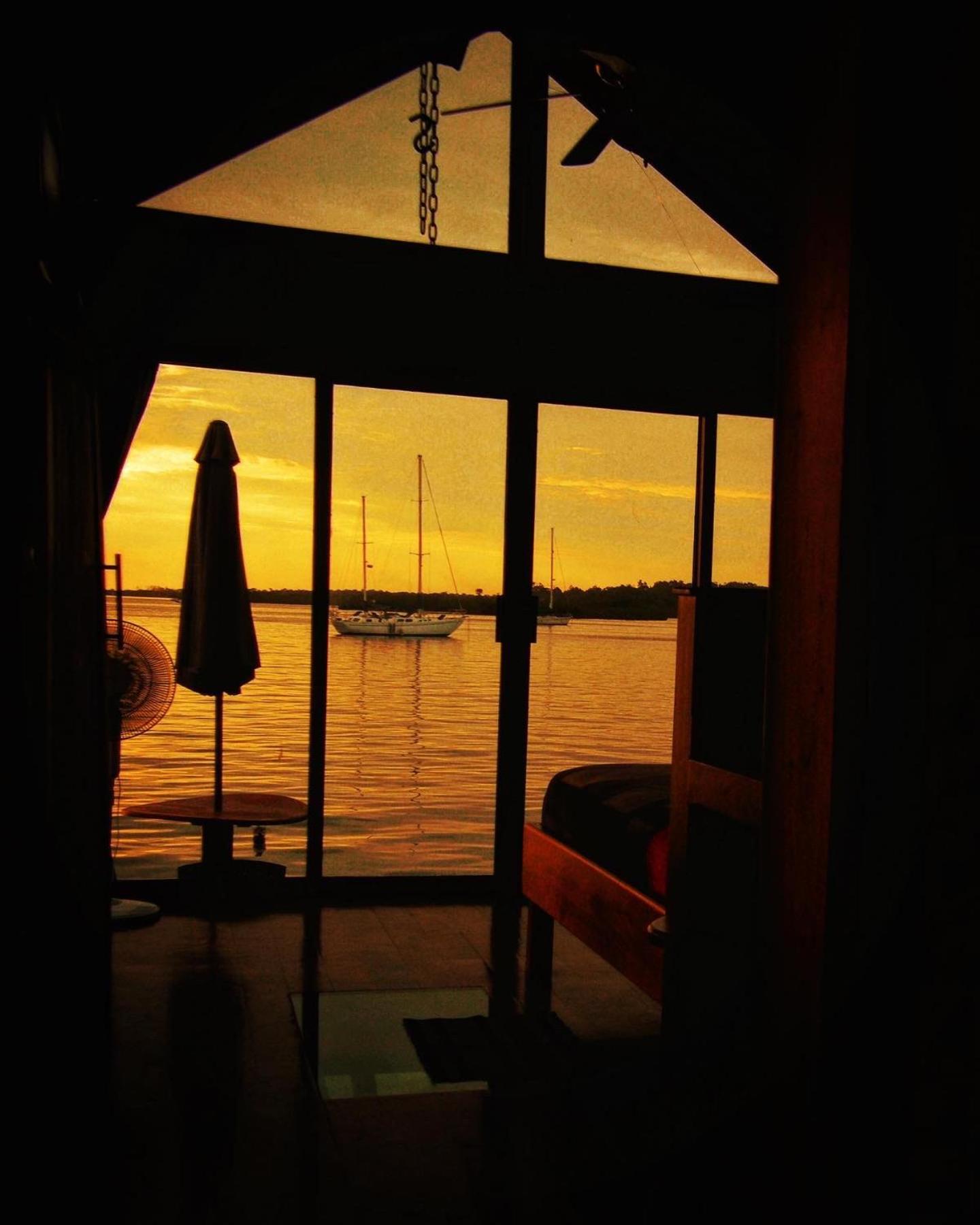 Barrbra Bnb Over The Sea Bocas del Toro Exterior photo