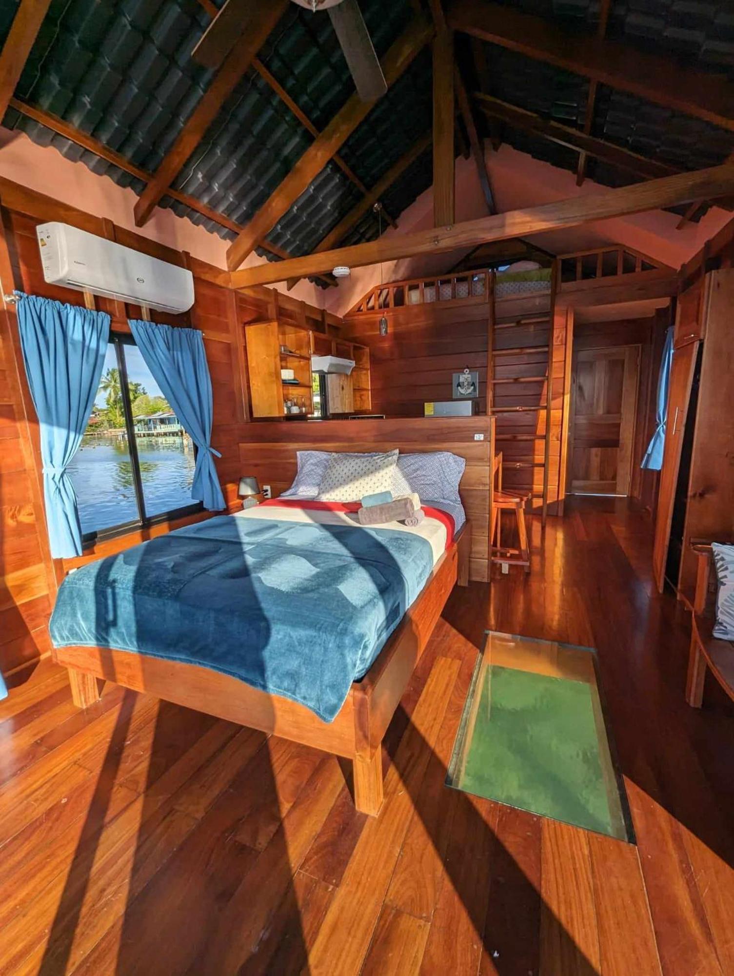 Barrbra Bnb Over The Sea Bocas del Toro Room photo