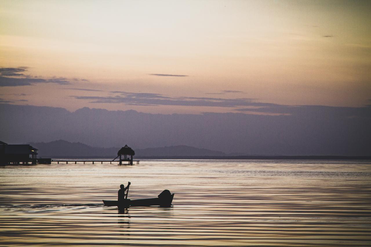 Barrbra Bnb Over The Sea Bocas del Toro Exterior photo