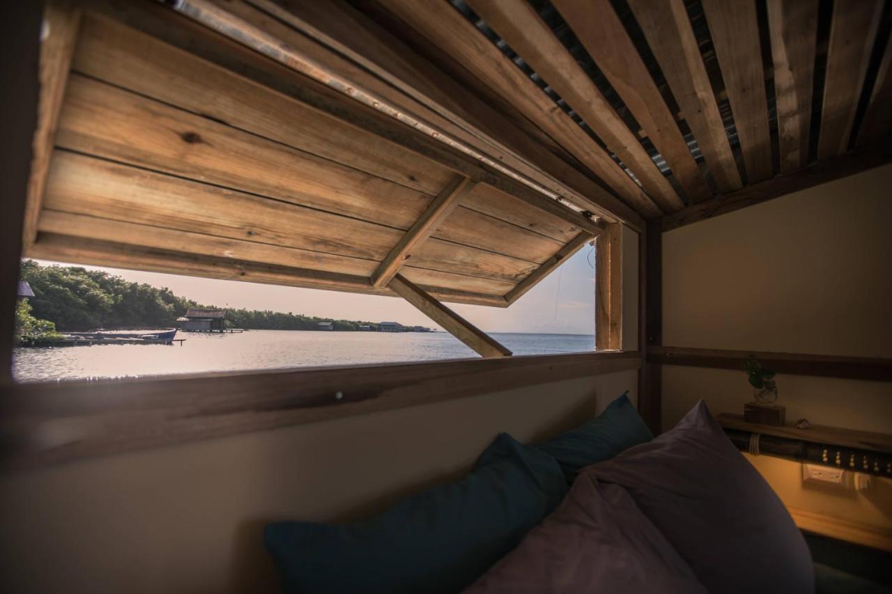 Barrbra Bnb Over The Sea Bocas del Toro Exterior photo