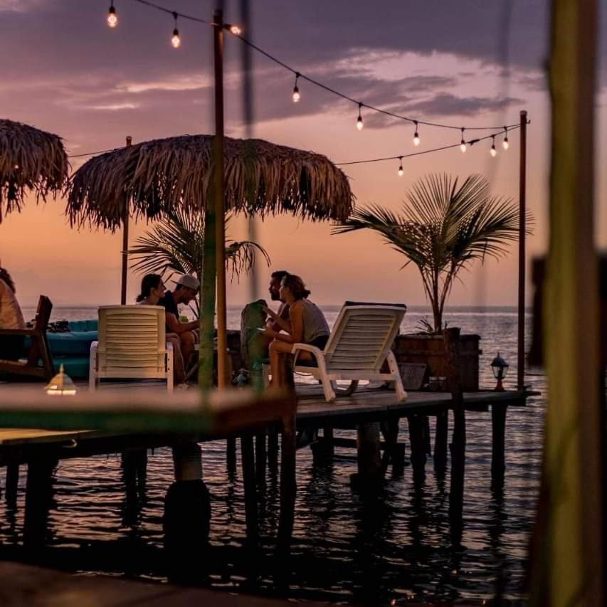 Barrbra Bnb Over The Sea Bocas del Toro Exterior photo